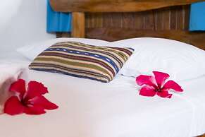 Hotel La Isla Inn