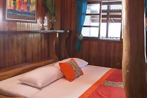 Hotel La Isla Inn