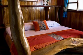 Hotel La Isla Inn