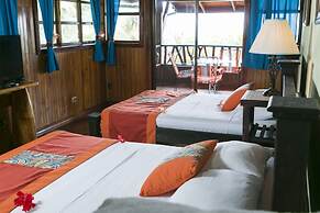 Hotel La Isla Inn