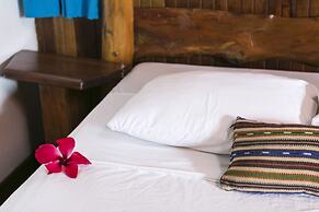 Hotel La Isla Inn