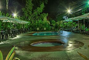 Hotel La Isla Inn