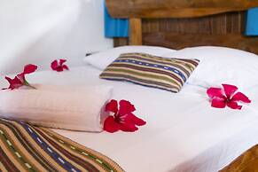 Hotel La Isla Inn