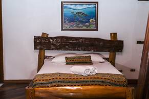 Hotel La Isla Inn