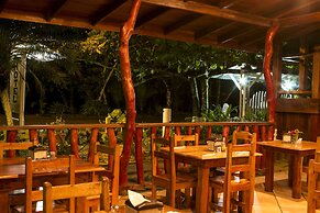 Hotel La Isla Inn