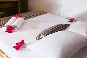 Hotel La Isla Inn