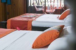 Hotel La Isla Inn