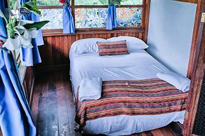 Hotel La Isla Inn