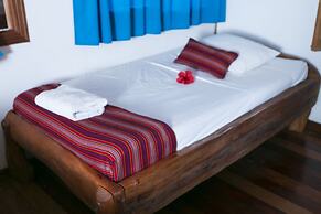 Hotel La Isla Inn