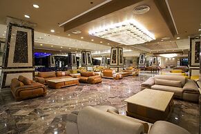 AMC Royal Hotel & Spa