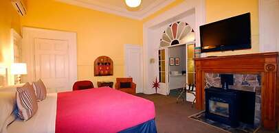 Frontenac Club Inn