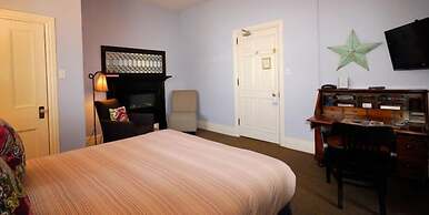 Frontenac Club Inn