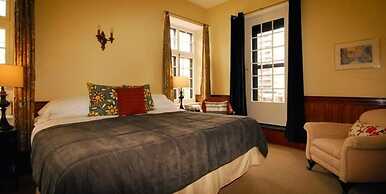 Frontenac Club Inn