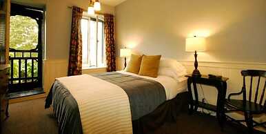 Frontenac Club Inn