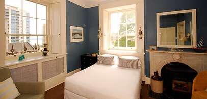 Frontenac Club Inn