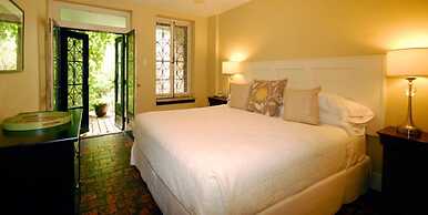 Frontenac Club Inn