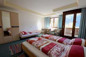 Auhof Apartments