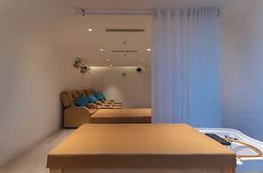 Starcity Bayfront Nha Trang Hotel