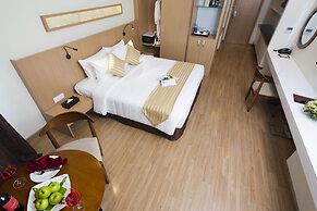 Starcity Bayfront Nha Trang Hotel