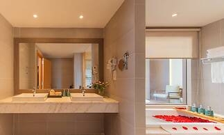 Starcity Bayfront Nha Trang Hotel