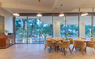 Starcity Bayfront Nha Trang Hotel