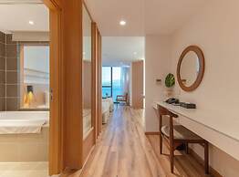 Starcity Bayfront Nha Trang Hotel