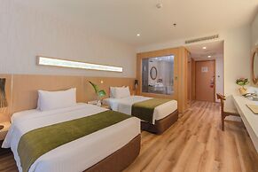 Starcity Bayfront Nha Trang Hotel
