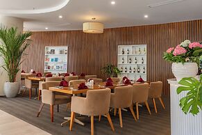 Starcity Bayfront Nha Trang Hotel