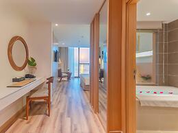 Starcity Bayfront Nha Trang Hotel