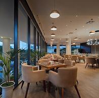 Starcity Bayfront Nha Trang Hotel