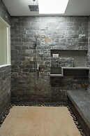 Central Suite Residence