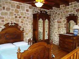 Lithos Traditional Houses
