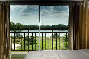The Lake Hotel