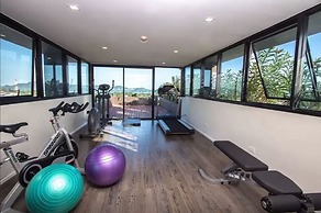 Dlux Condominium