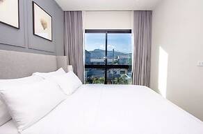 Dlux Condominium