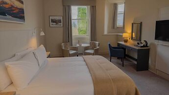 The Tarbet Hotel