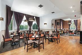 The Tarbet Hotel