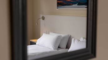The Tarbet Hotel