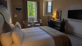 The Tarbet Hotel