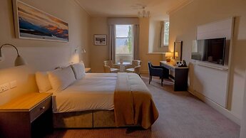 The Tarbet Hotel