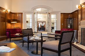 The New Southlands Hotel