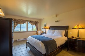 Bathgate Resort and Marina