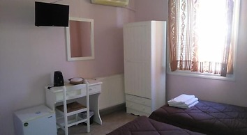 Hera Hotel