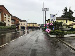 Hotel Route 9