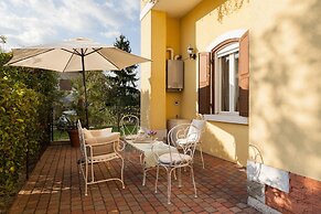 Nina Guest House