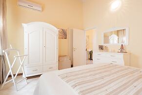 Nina Guest House