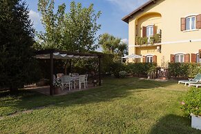 Nina Guest House