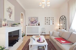 Nina Guest House