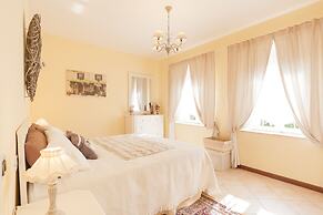 Nina Guest House