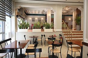 Achillion Hotel